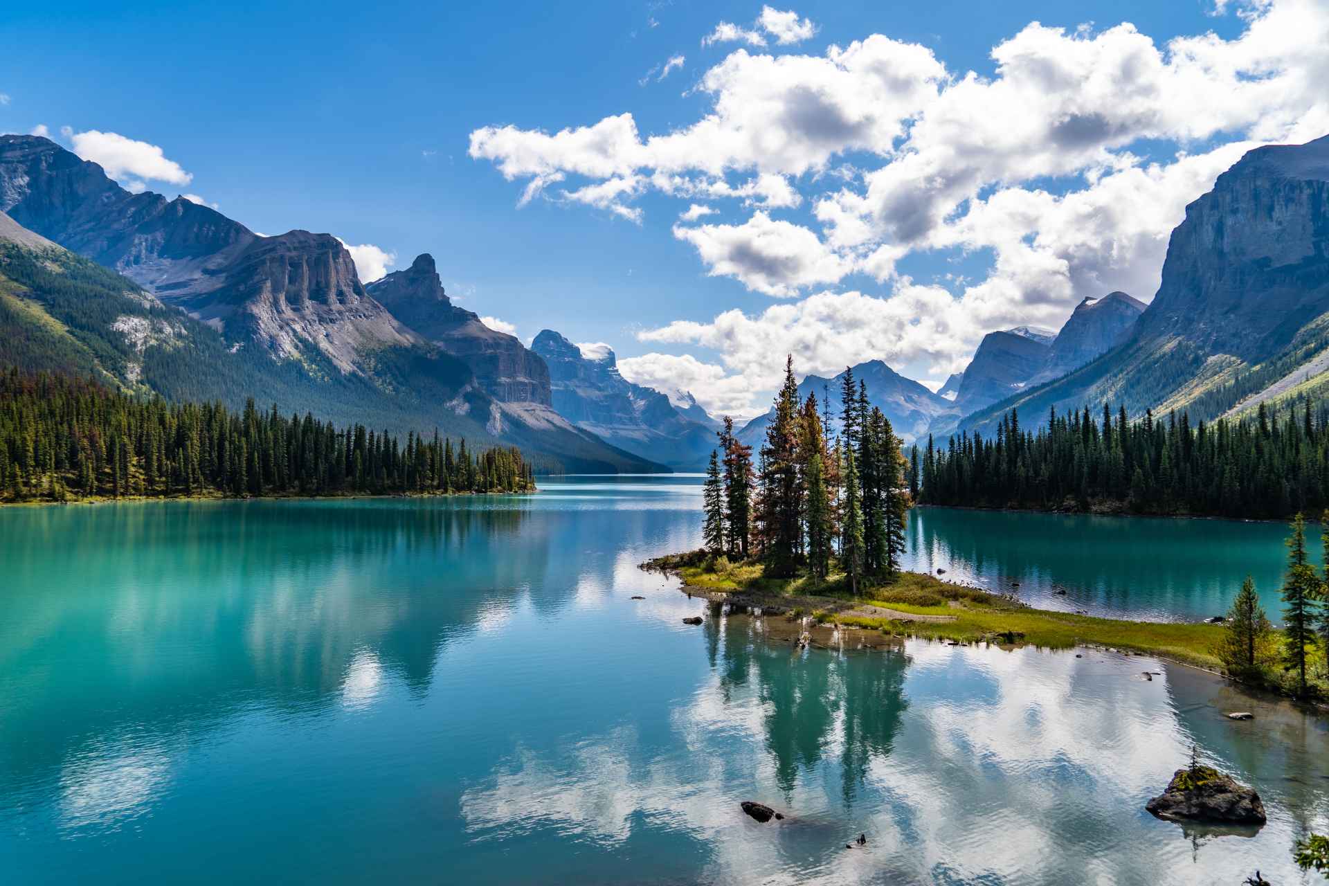 maligne lake